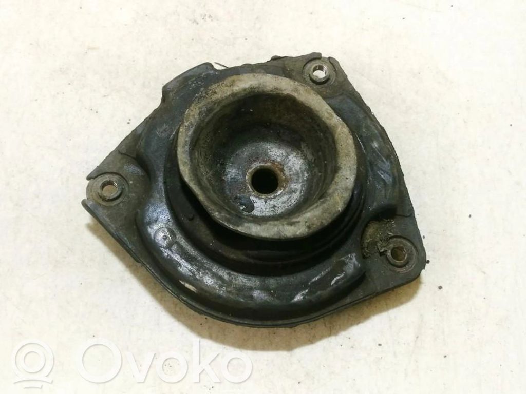 Nissan Primera Supporto di montaggio della molla elicoidale