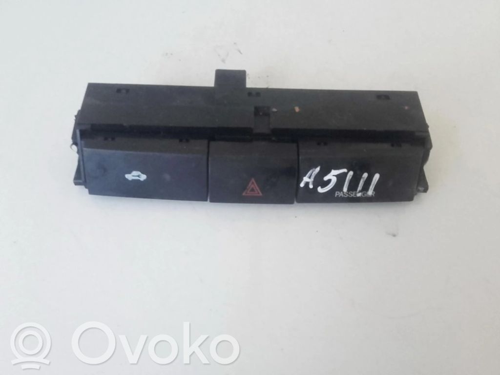 Toyota Corolla Verso AR10 Interruttore luci di emergenza 