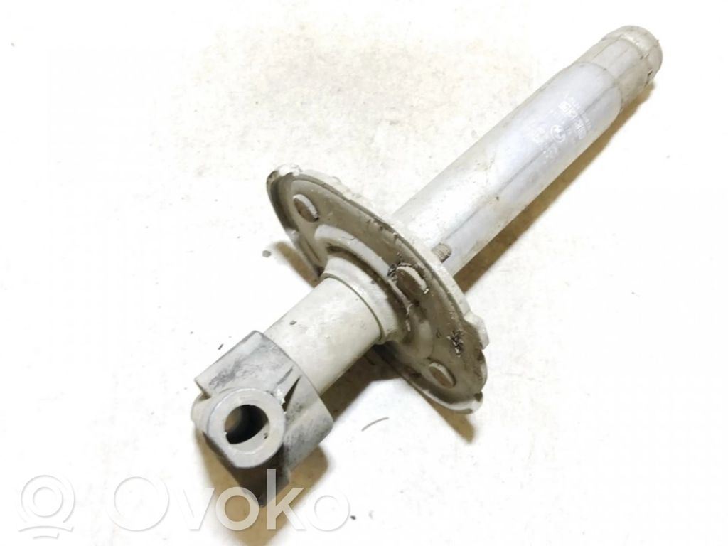 BMW 5 E39 Soporte de montaje del parachoques trasero 