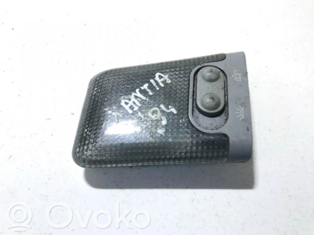 Citroen Xantia Etuistuimen valo 