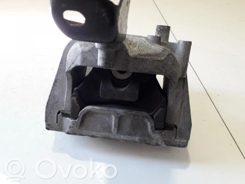 Volkswagen PASSAT B6 Supporto di montaggio del motore 