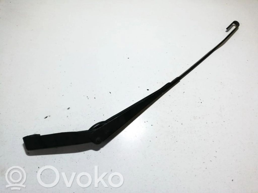 Ford Mondeo Mk III Ramię wycieraczki szyby przedniej / czołowej 