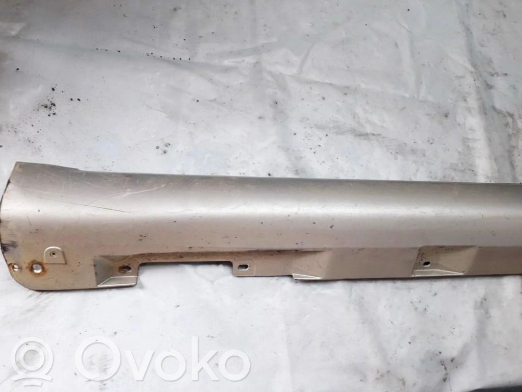 Toyota Corolla Verso AR10 Sottoporta 