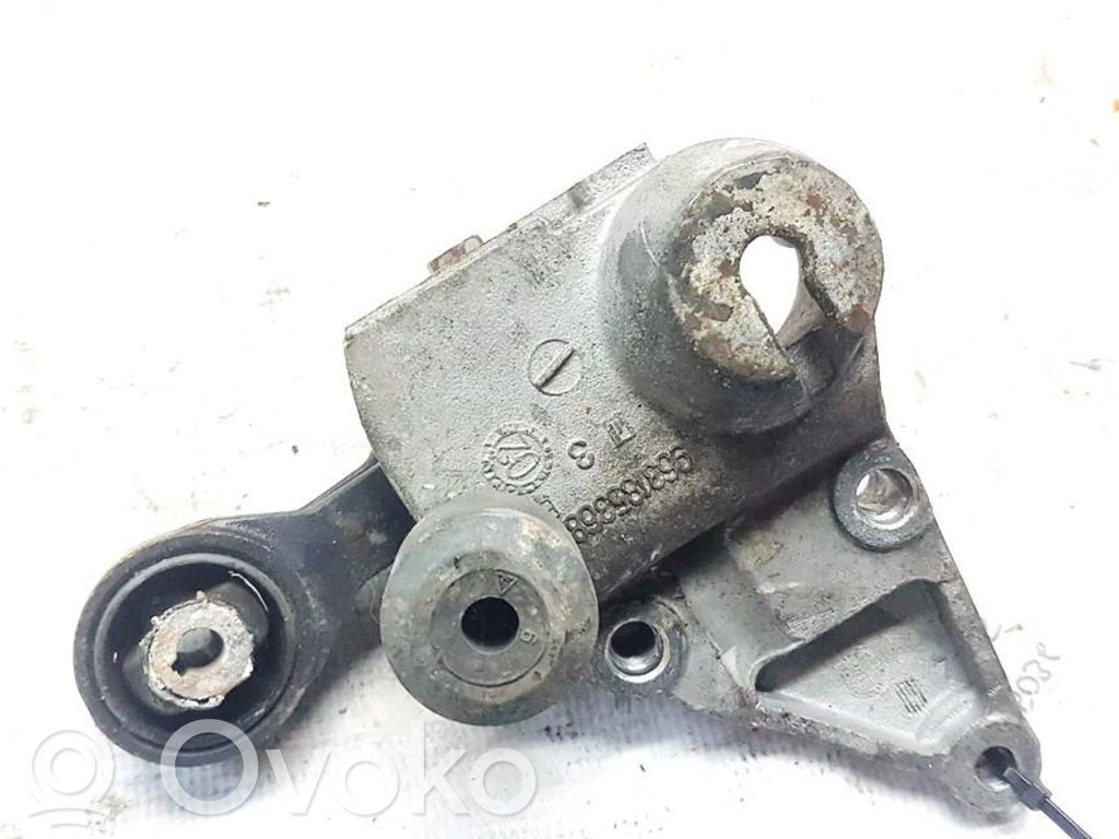 Citroen C5 Engine mount bracket 