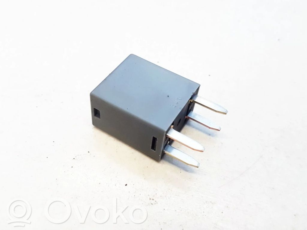 Otros relés   OK2A267740,OK2A267740