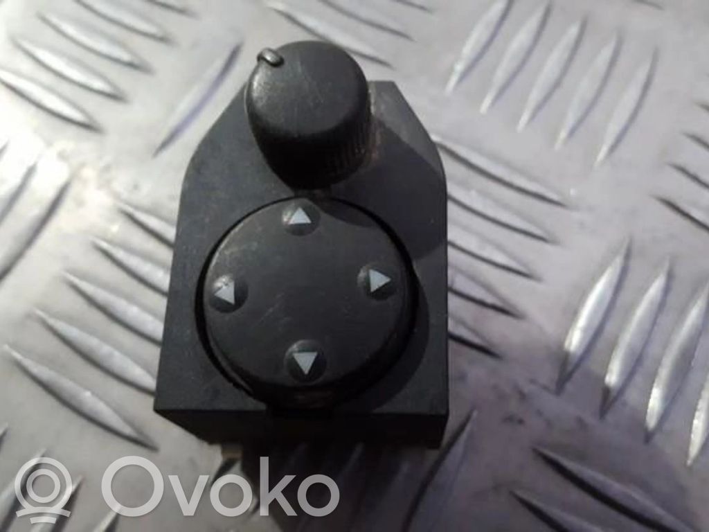 Interruptor del espejo lateral   8D0959565,03240014,03240014,8D0959565