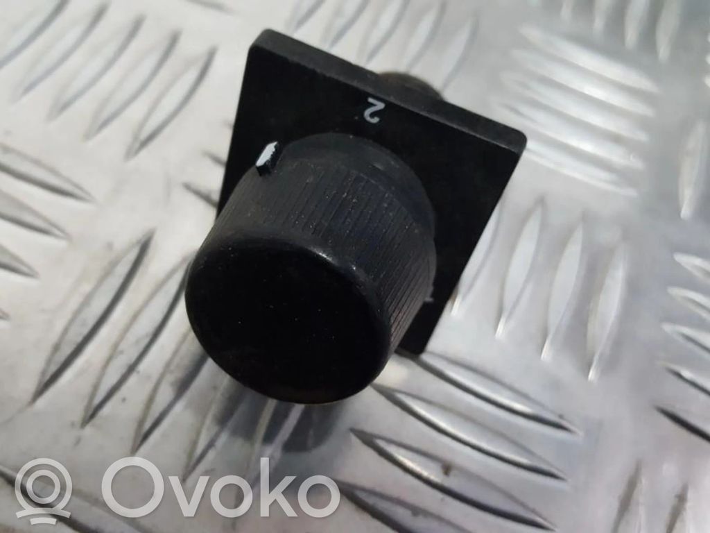 Opel Frontera A Headlight level height control switch 