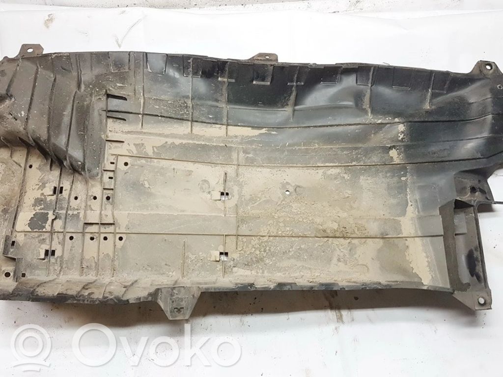 Cache de protection sous moteur