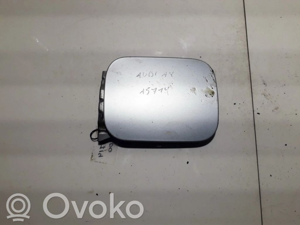Audi A4 S4 B5 8D Polttoainesäiliön korkki 