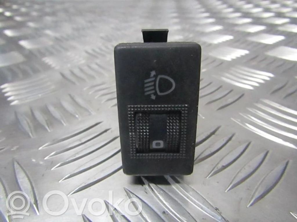 Bouton commande réglage hauteur de phares   8D0941301,8D0941301