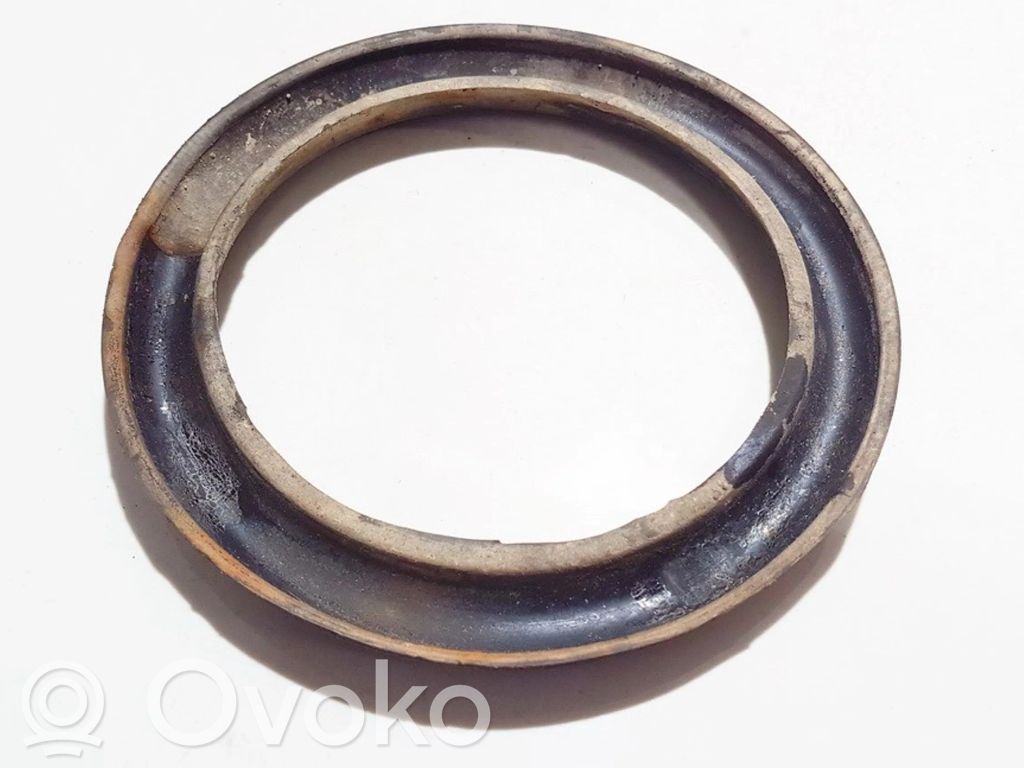Etukierrejousen kumituenta