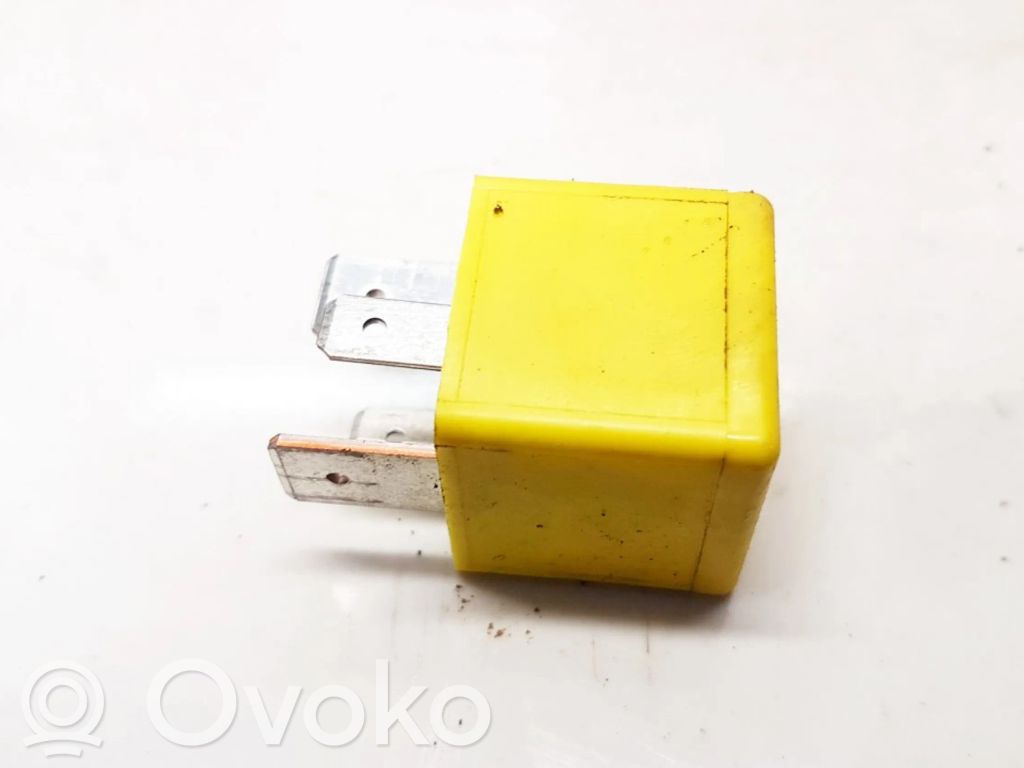Altri relè   90226846,90226846