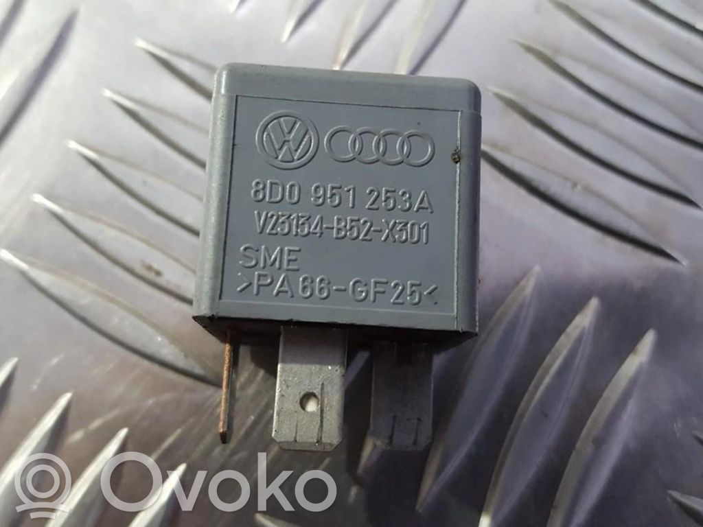 Altri relè   8D0951253A,V23134B52X301,8D0951253A,V23134B52X301,V23134B52X301