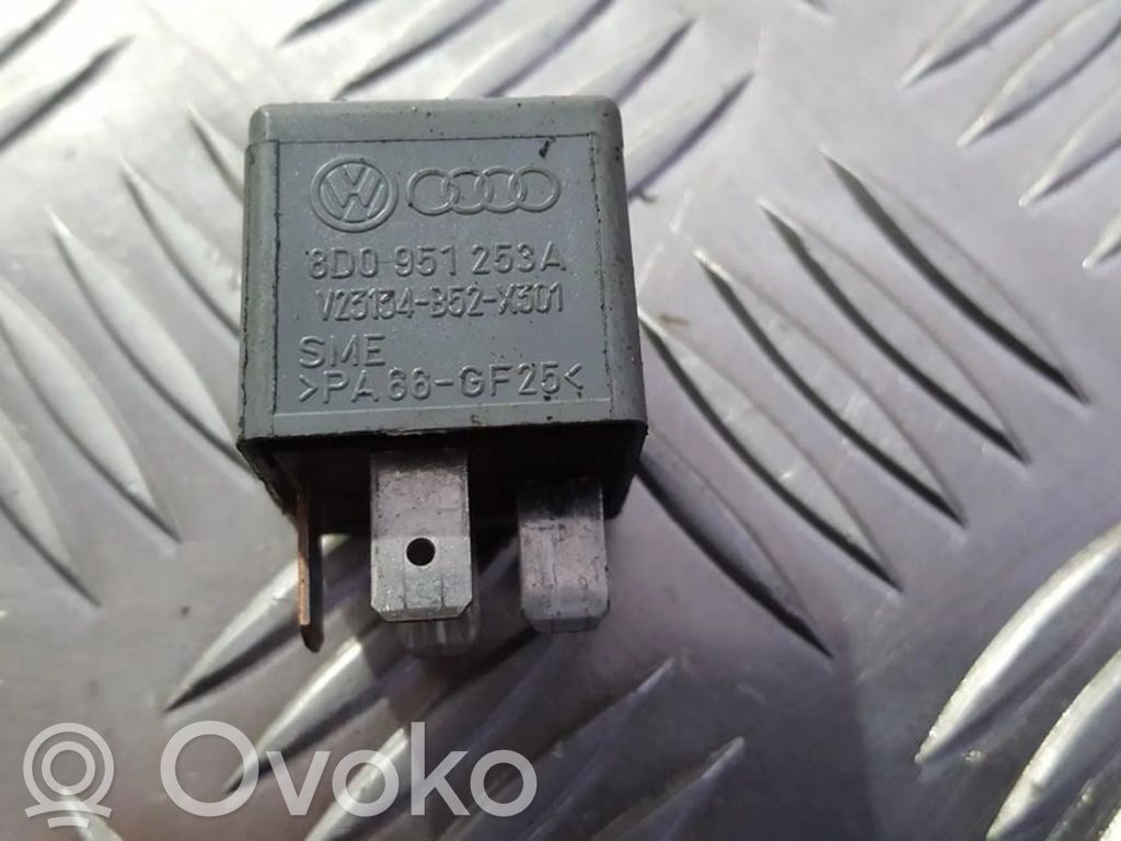 Autres relais   8D0951253A,V23134B52X301,8D0951253A,V23134B52X301,V23134B52X301