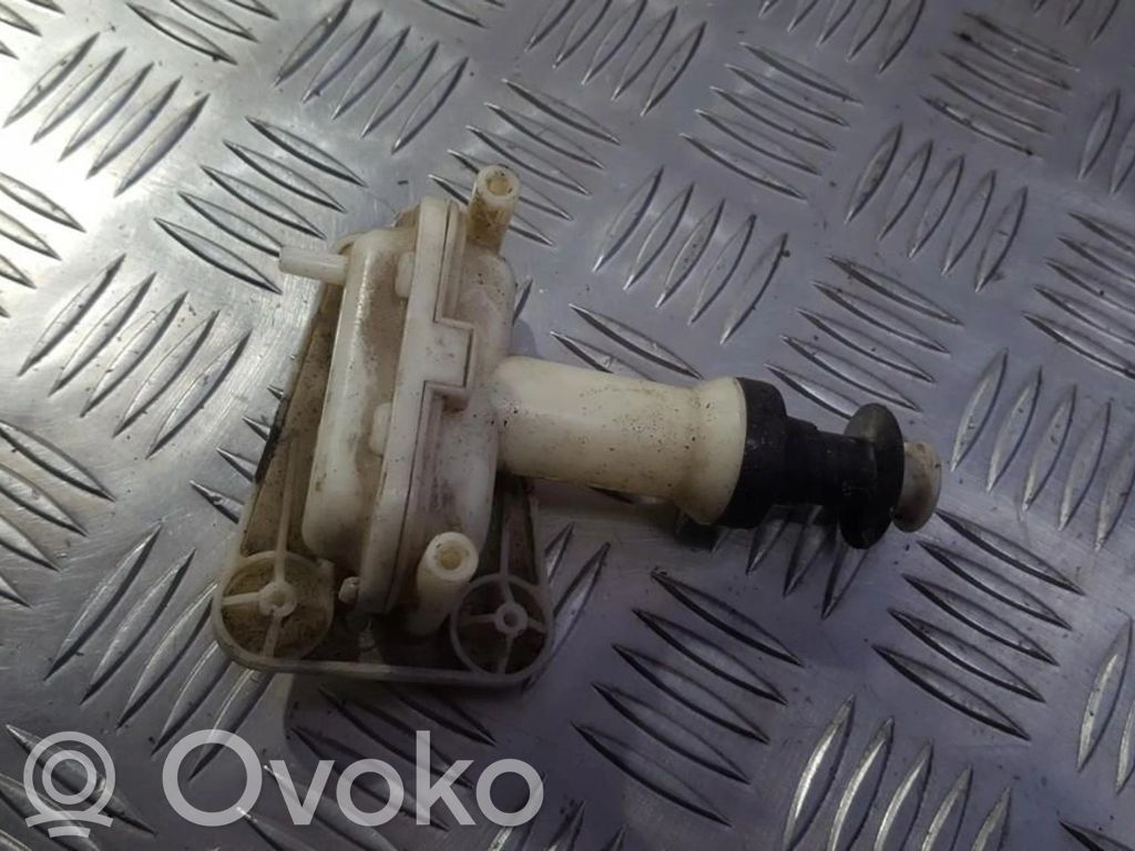 Audi 80 90 B3 Pompa a vuoto chiusura centralizzata