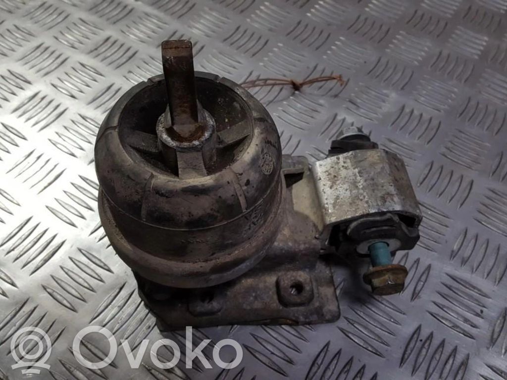 Moottorin kiinnikekorvake   95VW6B032SA,95VW6B032SA