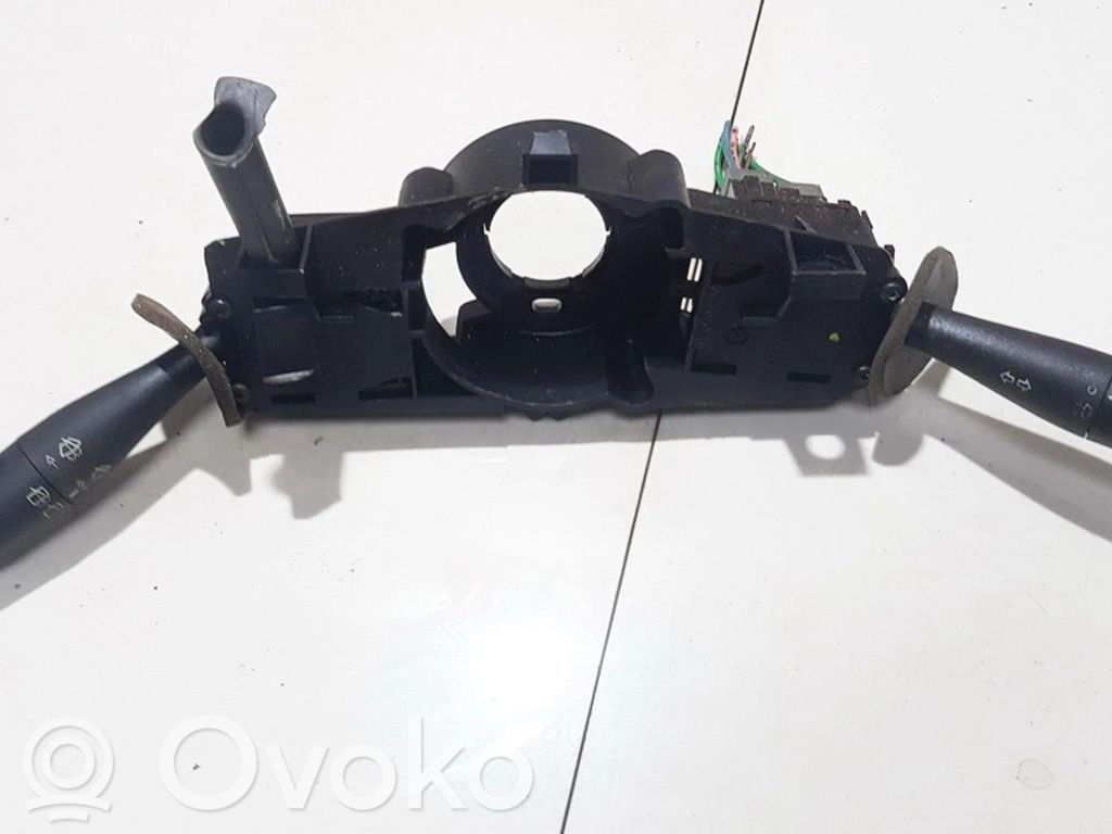 Peugeot 206 Leva/interruttore dell’indicatore di direzione e tergicristallo 