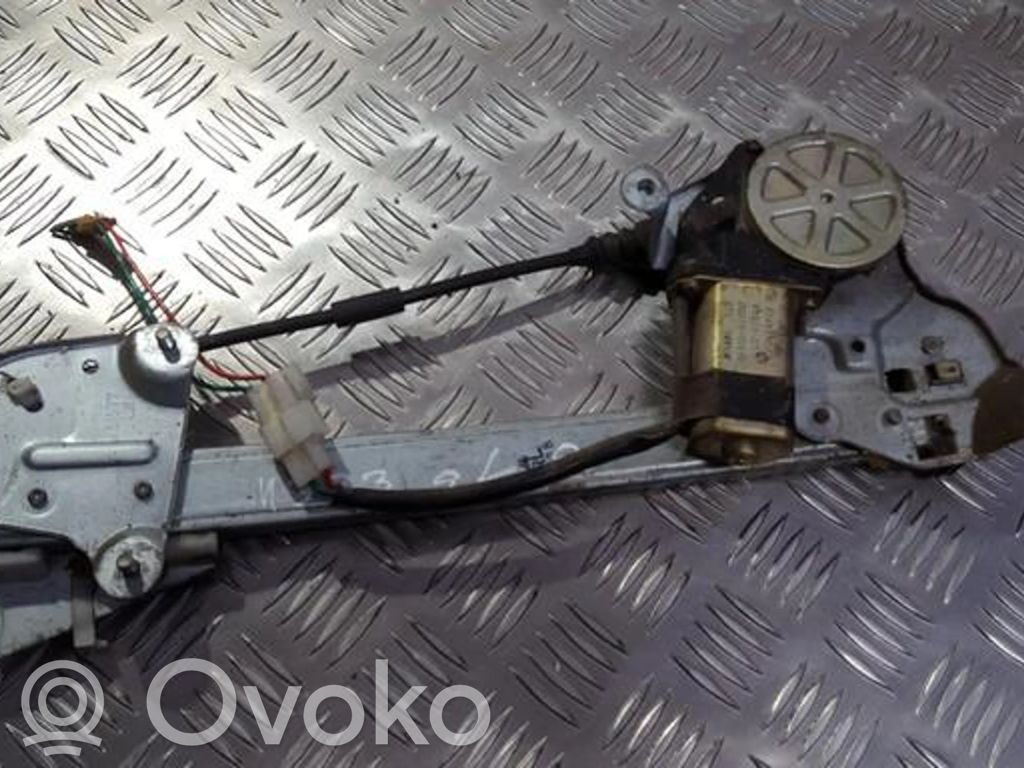 Mazda 323 Regulador con motor de la ventanilla de la puerta corredera 