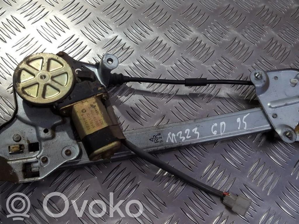 Mazda 323 Regulador con motor de la ventanilla de la puerta corredera 