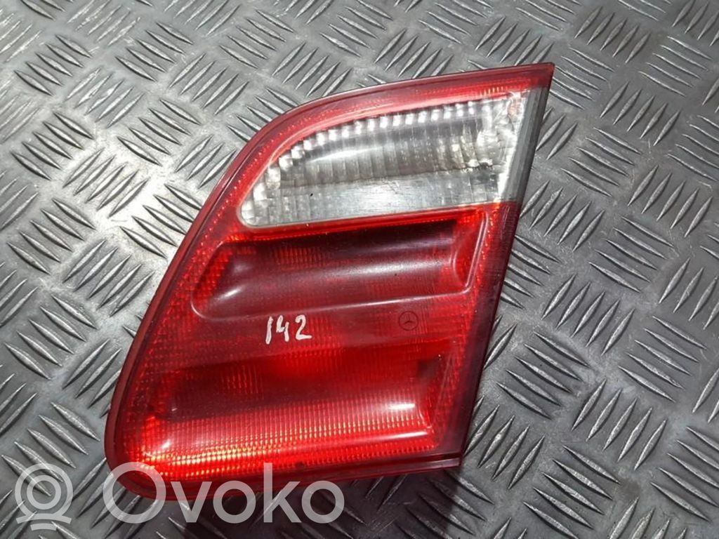 Mercedes-Benz E W210 Lampă spate în capacul portbagajului 