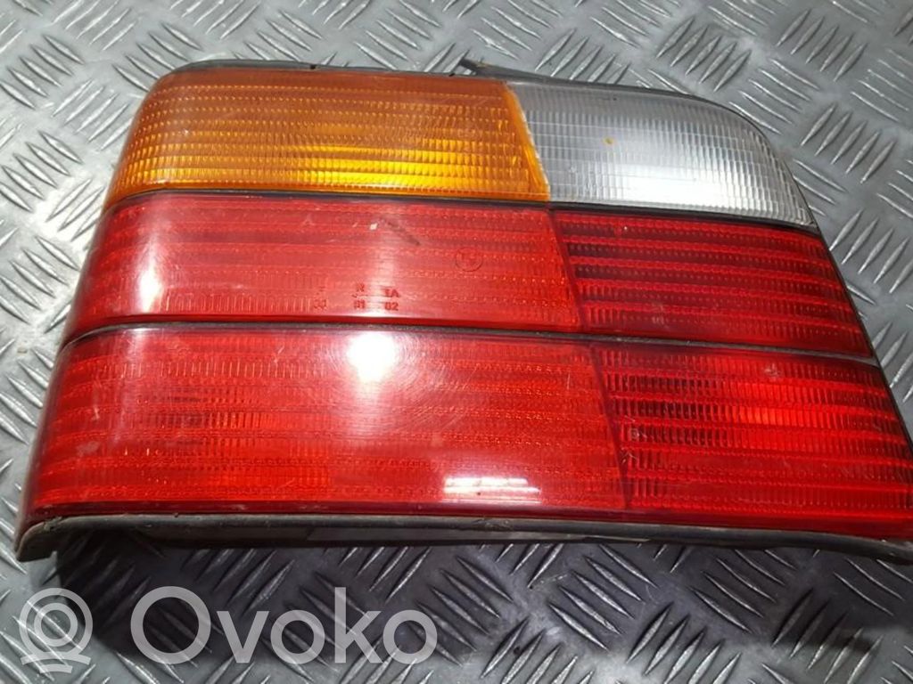 BMW 3 E36 Galinis žibintas kėbule 