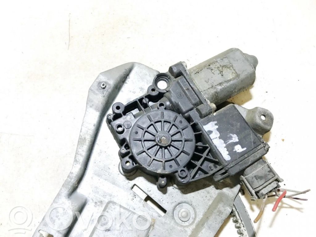 Opel Corsa B Silnik regulatora szyby drzwi przednich 