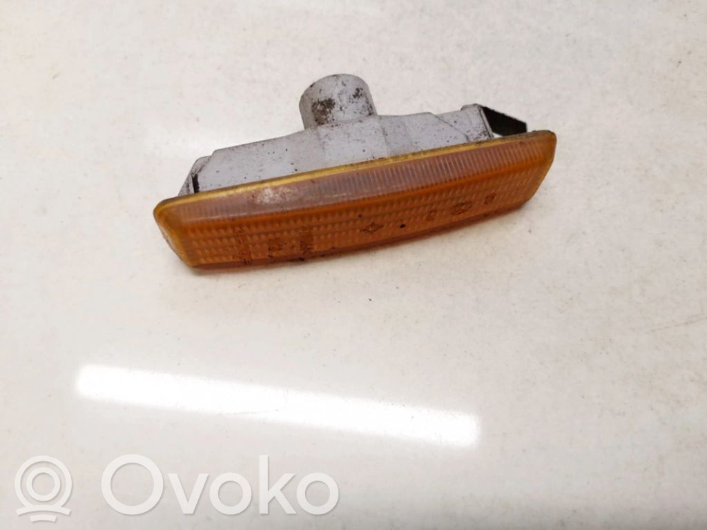 BMW 5 E39 Indicatore di direzione del parafango anteriore 
