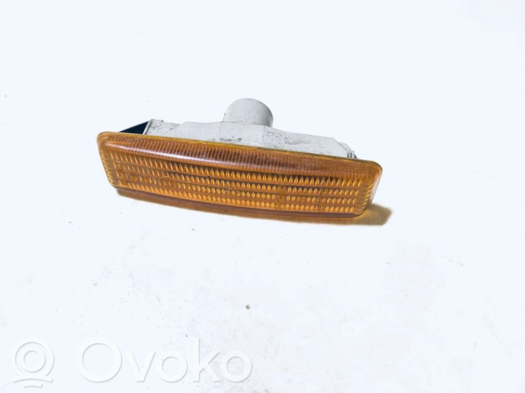 Etupuskurin suuntavilkku   8360589,8360205,8360205,8360589