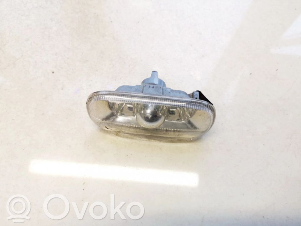 Audi A4 S4 B6 8E 8H Semnalizator bară față 