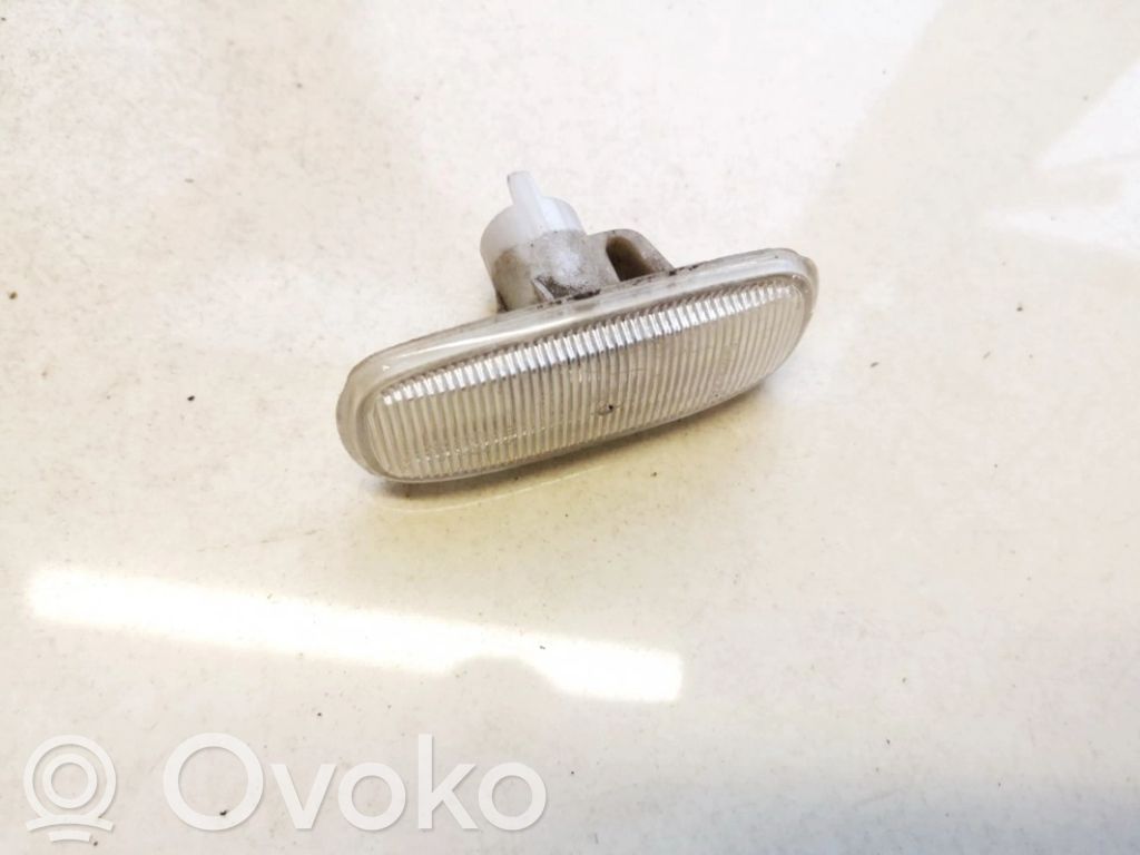 Audi 80 90 S2 B4 Indicatore di direzione del parafango anteriore 
