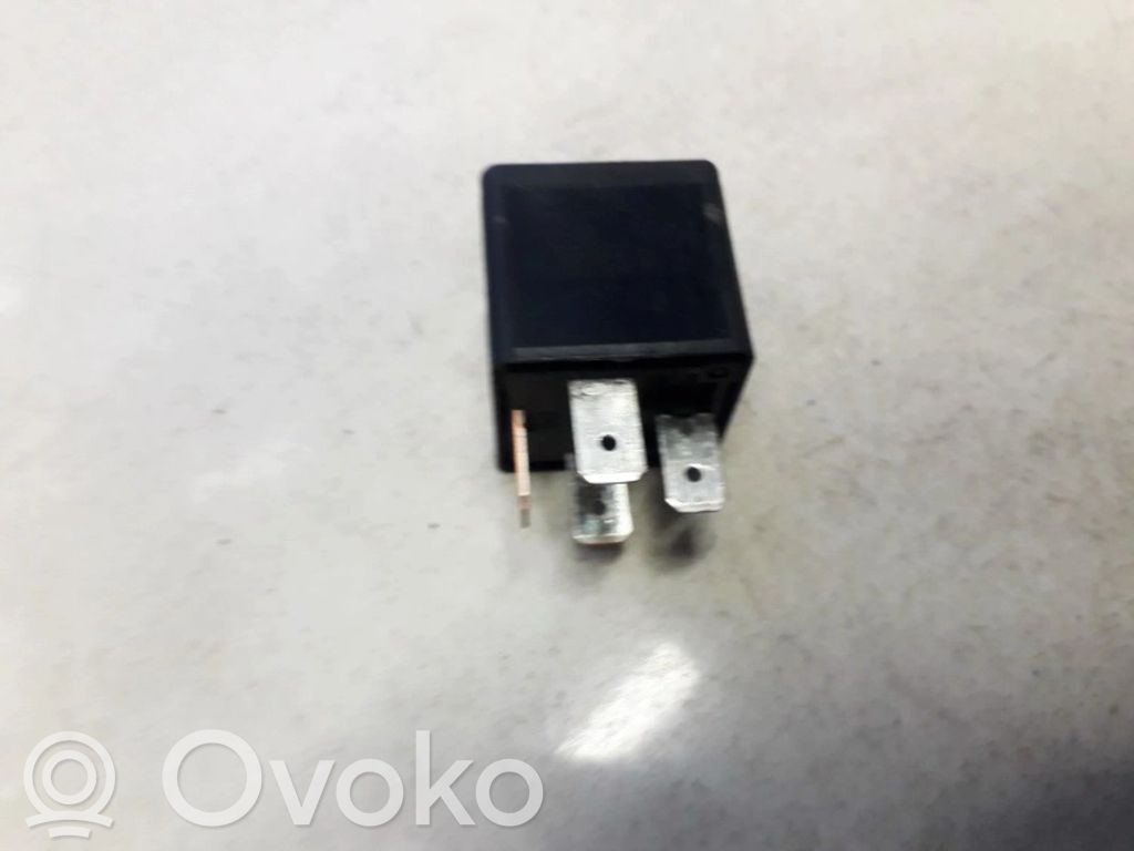 Otros relés   90464760,V23134K52X220,90464760,V23134K52X220