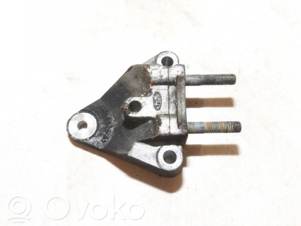 Ford Mondeo Mk III Engine mounting bracket 