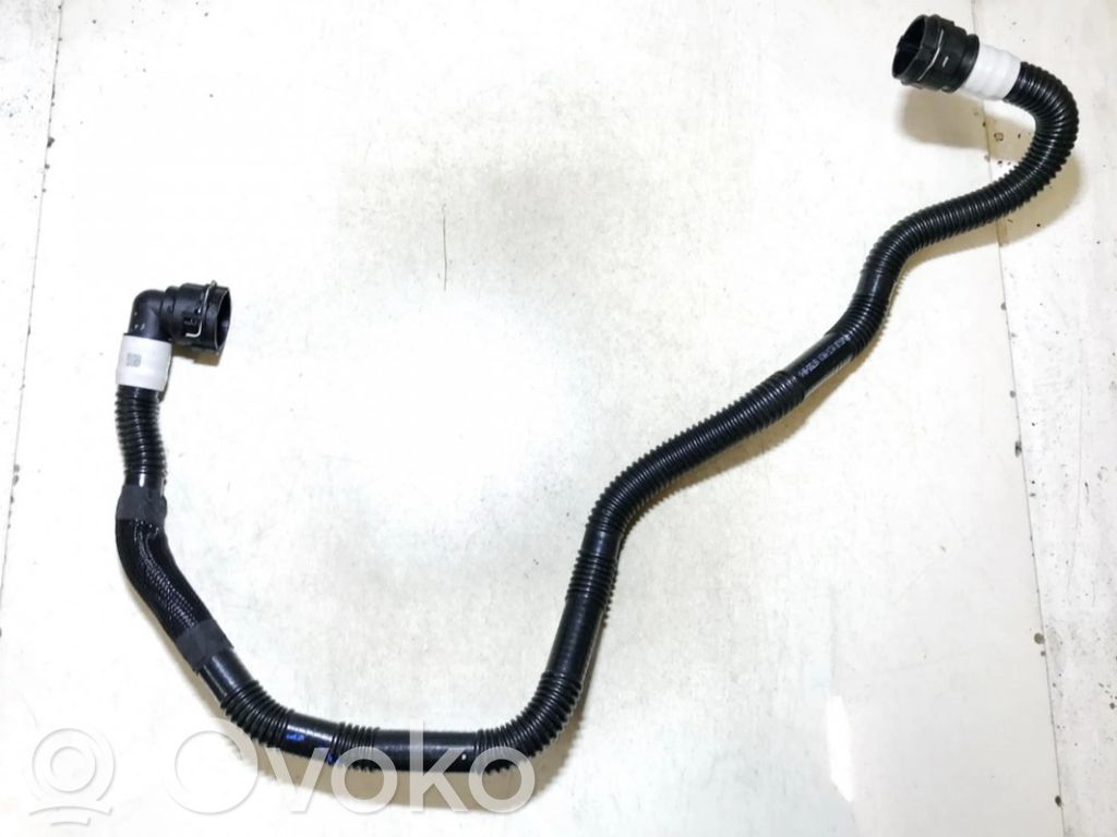 Tesla Model 3 Tuyau de liquide de refroidissement moteur