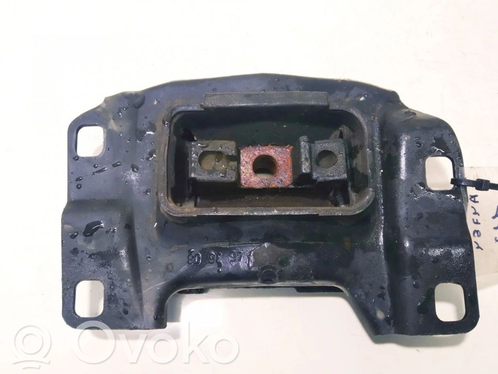 Volvo V50 Dzinēja spilvens 