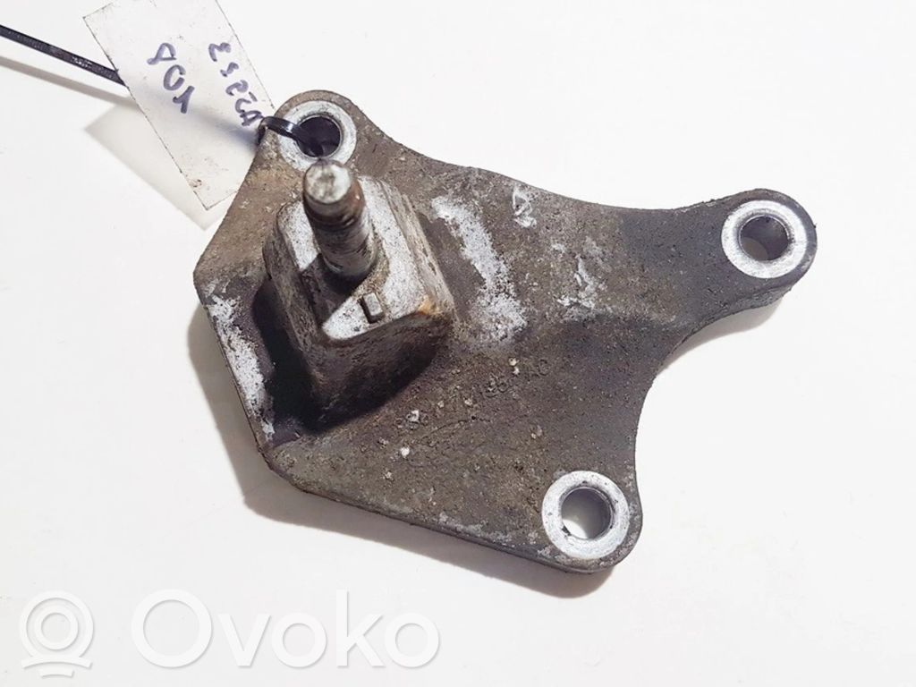 Engine mounting bracket   2S617M125AC,2S617M125AC