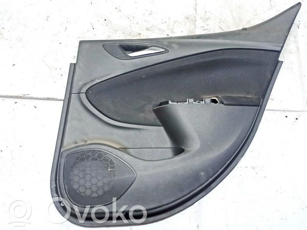 Opel Astra K Apšuvums aizmugurējām durvīm 