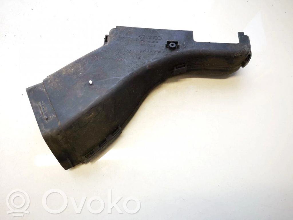 Audi A4 S4 B5 8D Einzelteil Lufteinlasskanal 