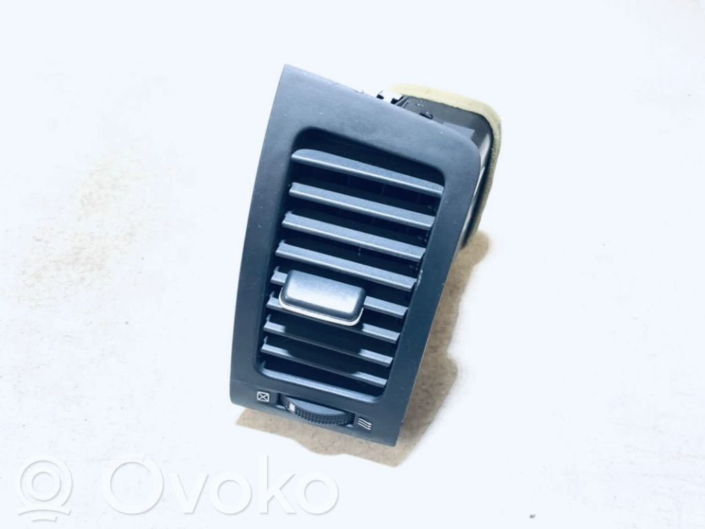 Toyota Corolla Verso E121 Griglia di ventilazione centrale cruscotto