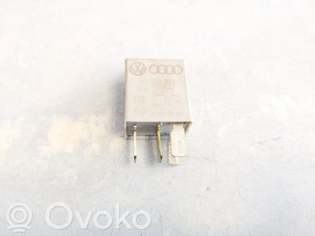 Volkswagen PASSAT B6 Alte relee 