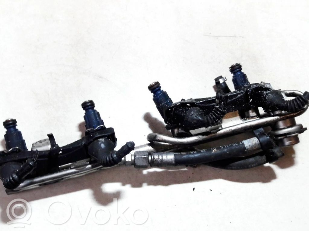 Volkswagen PASSAT B5 Linea principale tubo carburante 
