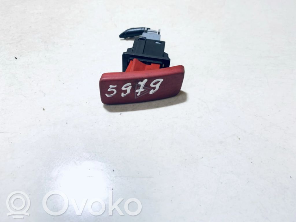 Toyota Auris 150 Botón interruptor de luz de peligro 