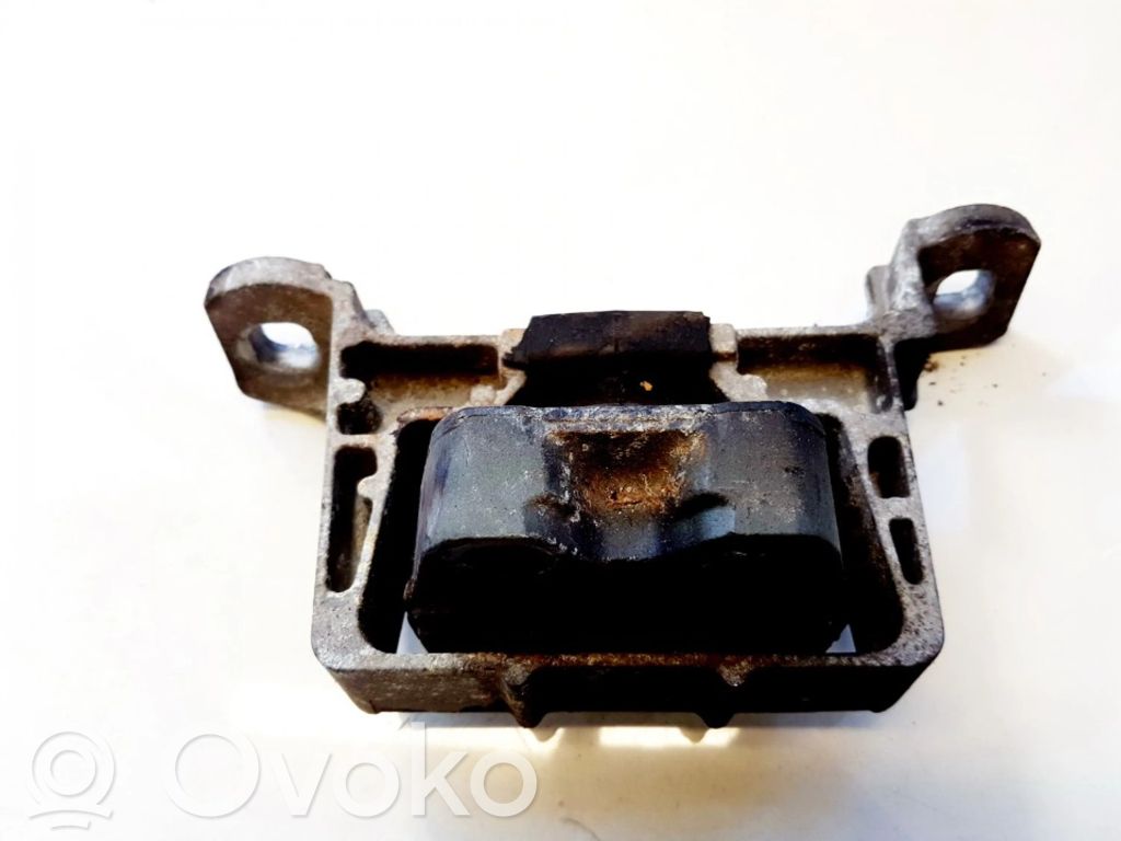 Ford Focus Engine mount bracket 