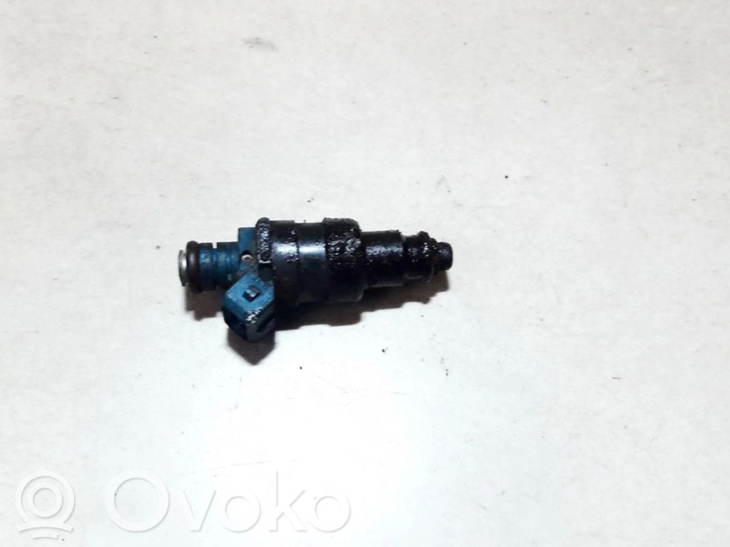 Injecteur de carburant   1389563,1389563