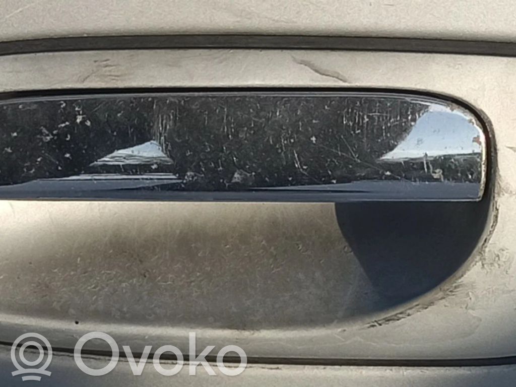Nissan Almera Tino Poignée extérieure de porte avant 