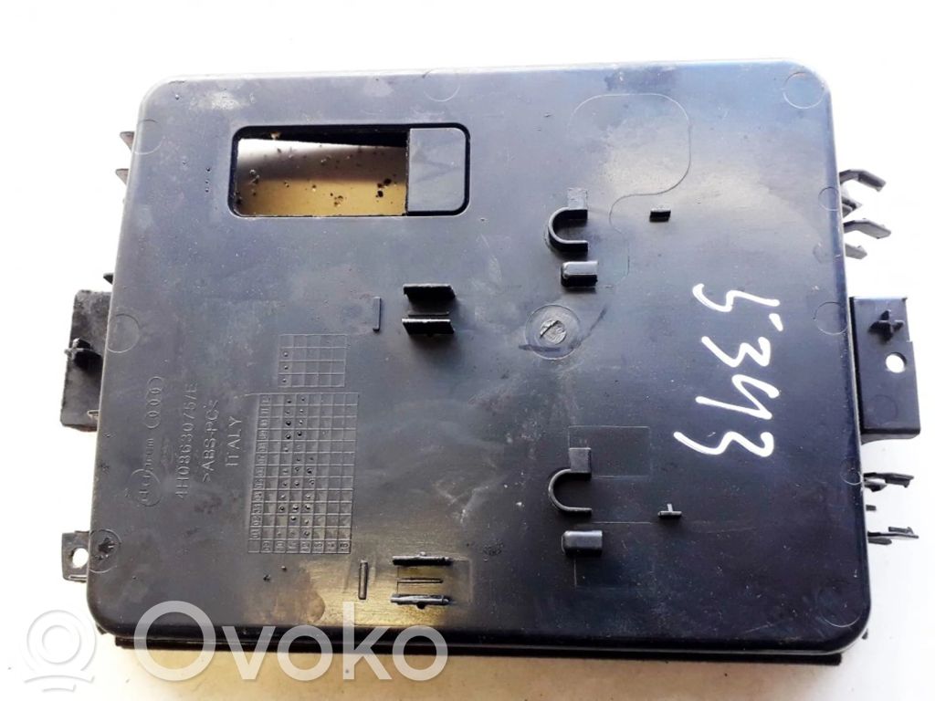Audi A8 S8 D4 4H Inne części wnętrza samochodu