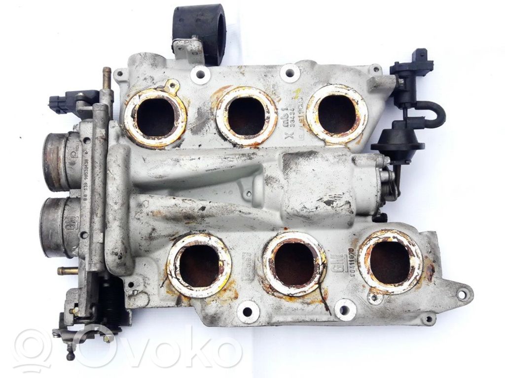 Opel Omega B1 Colector de admisión 