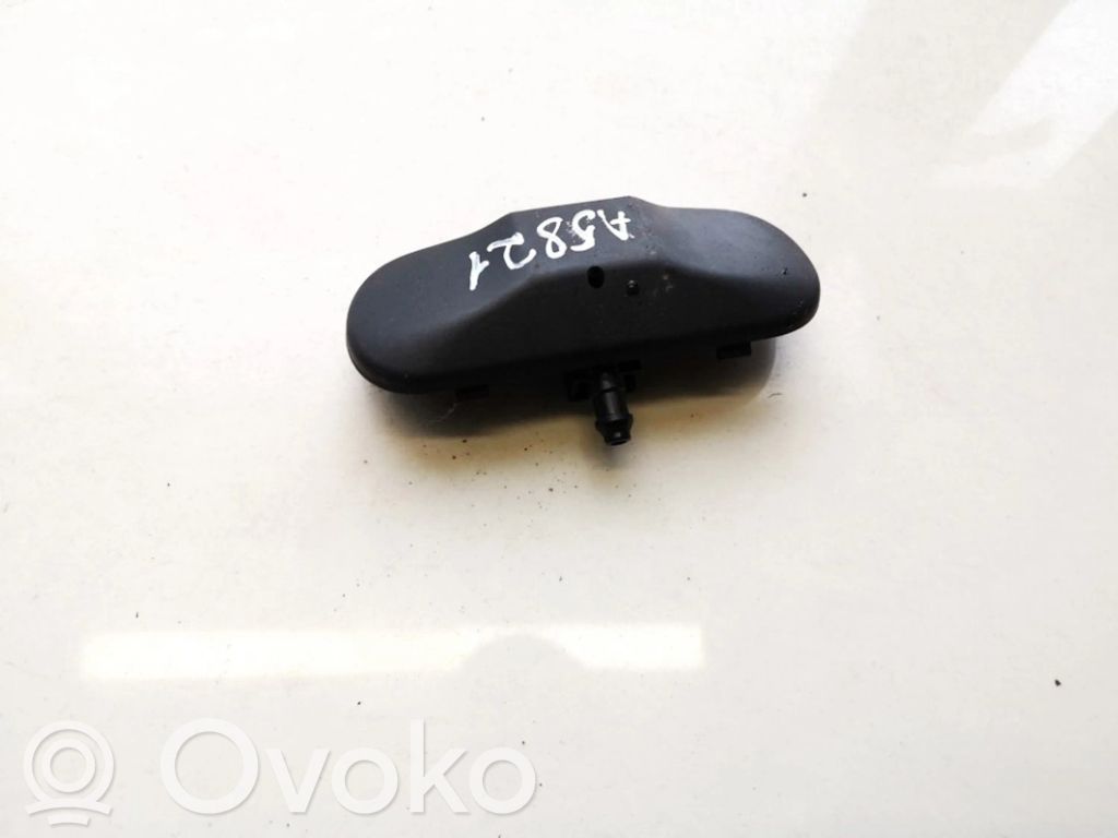 Volkswagen Jetta VI Duză spălare parbriz 