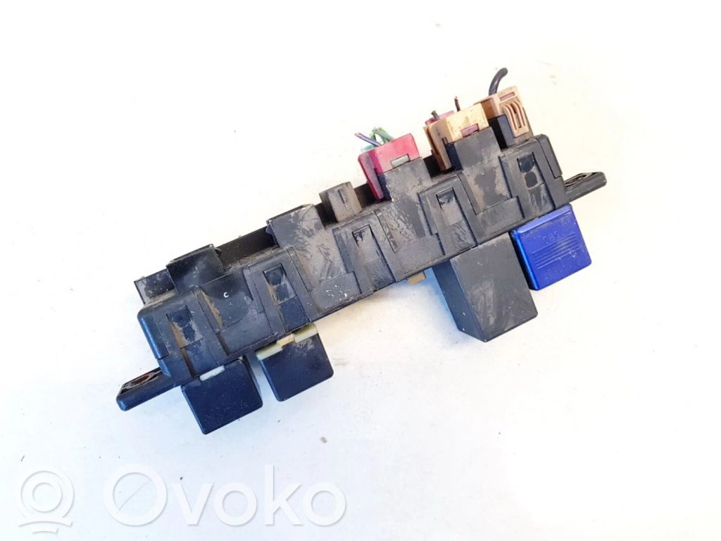 Audi A6 S6 C4 4A Set scatola dei fusibili 