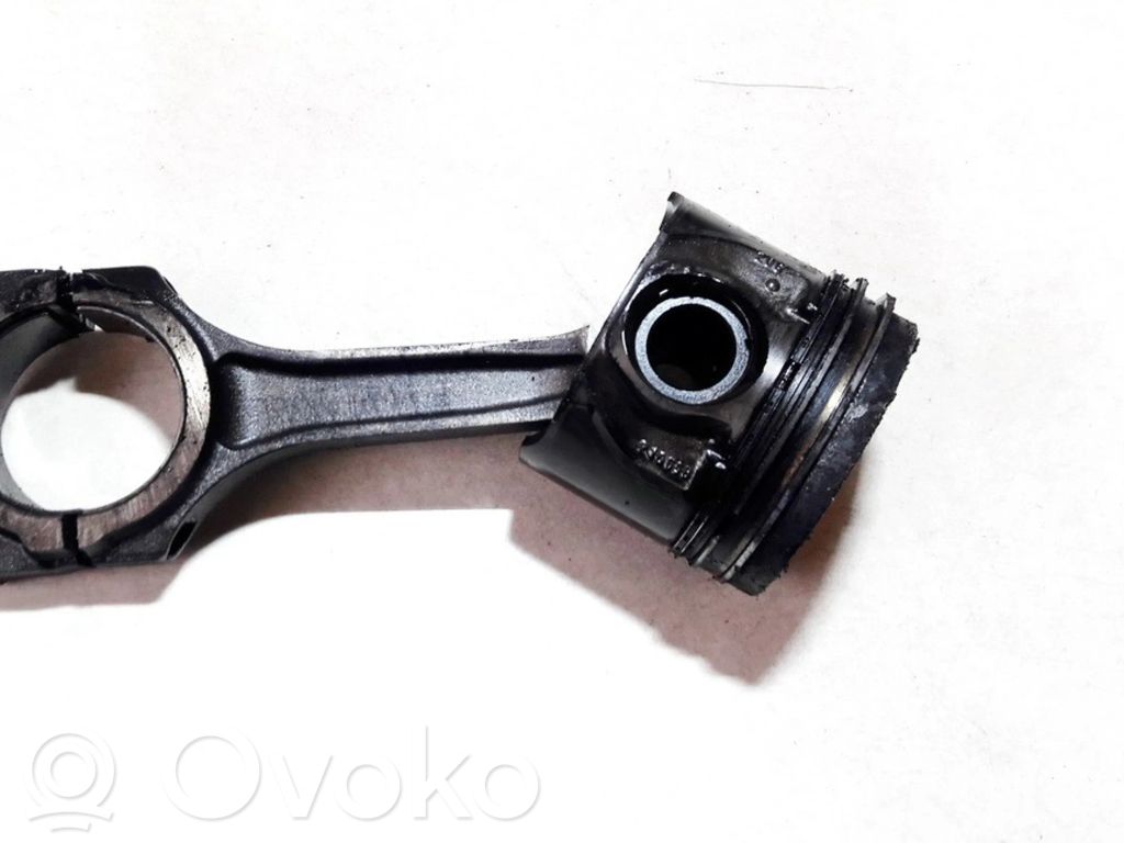Ford Mondeo Mk III Piston cu bielă 