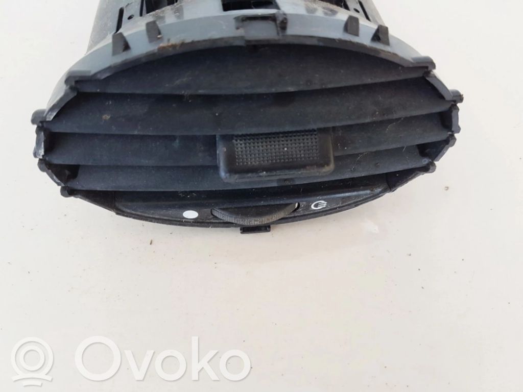 Ford Focus Dash center air vent grill 